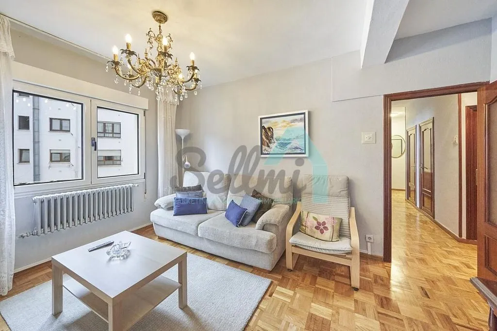 Soggiorno - Furnished Flat with Study Spaces in Oviedo