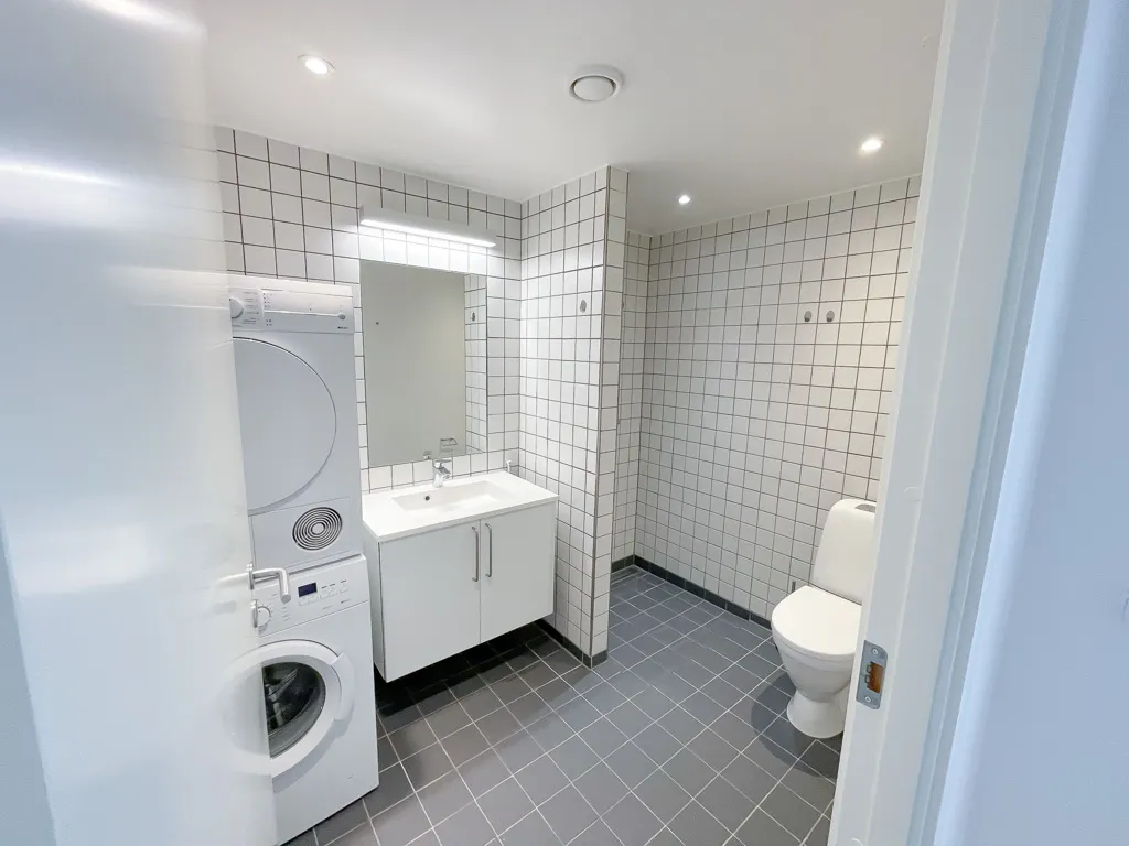 Vannitoad - Modern Flat with Balcony in Odense