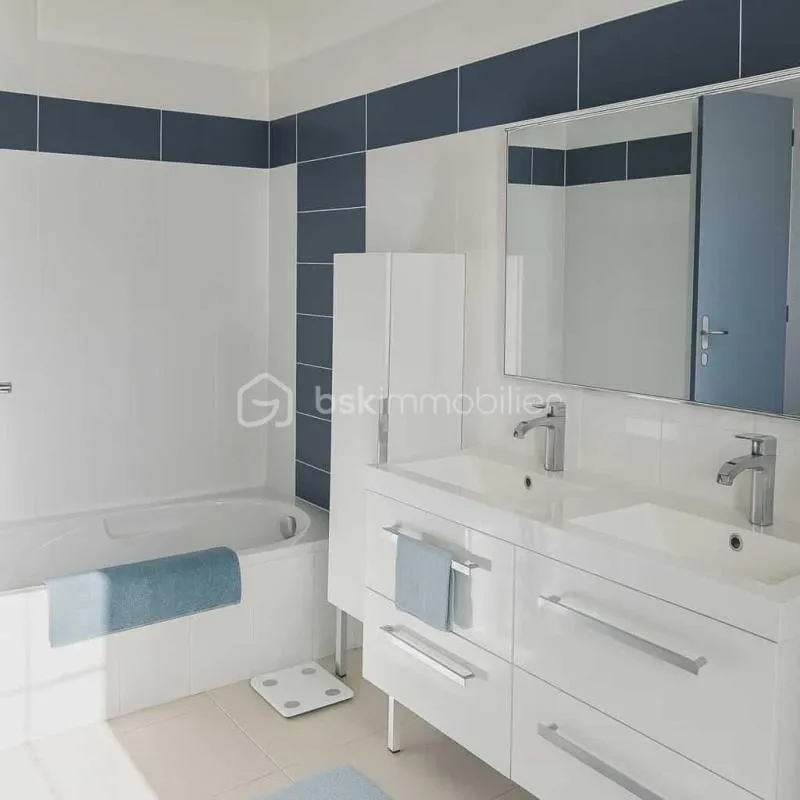 Salles de bain - Maison de Plain Pied avec Piscine près de Mirande