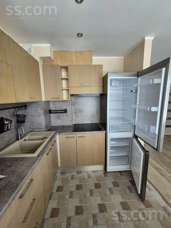 Köök - Bright 2-Bedroom Flat with Balcony in Salaspils