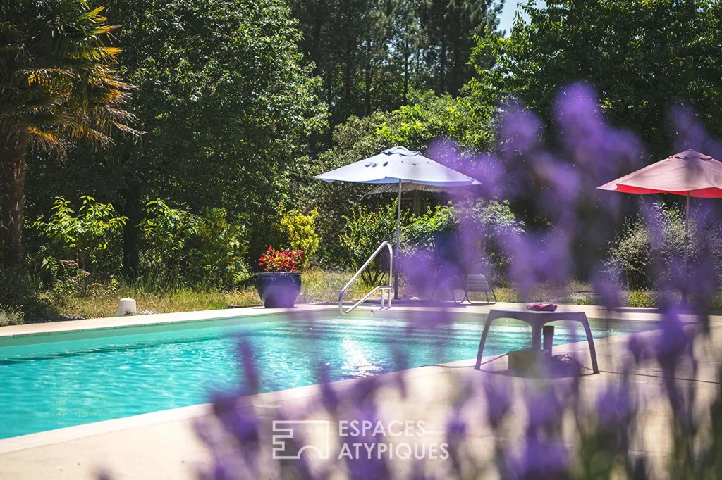 Piscine - Maison d'Architecte avec Piscine dans un Écrin Naturel