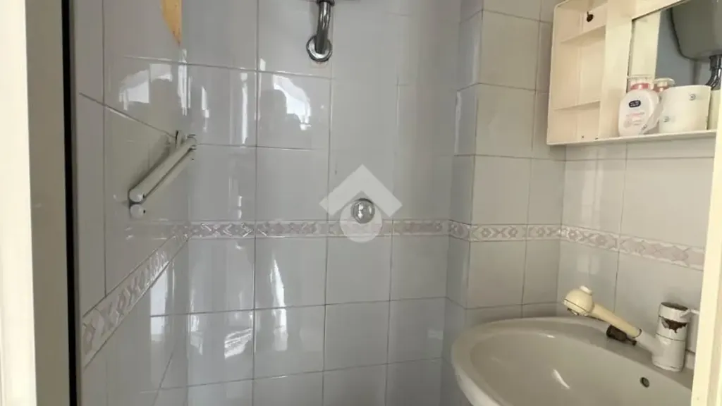 Salles de bain - Bright Apartment with Balcony in Agrigento