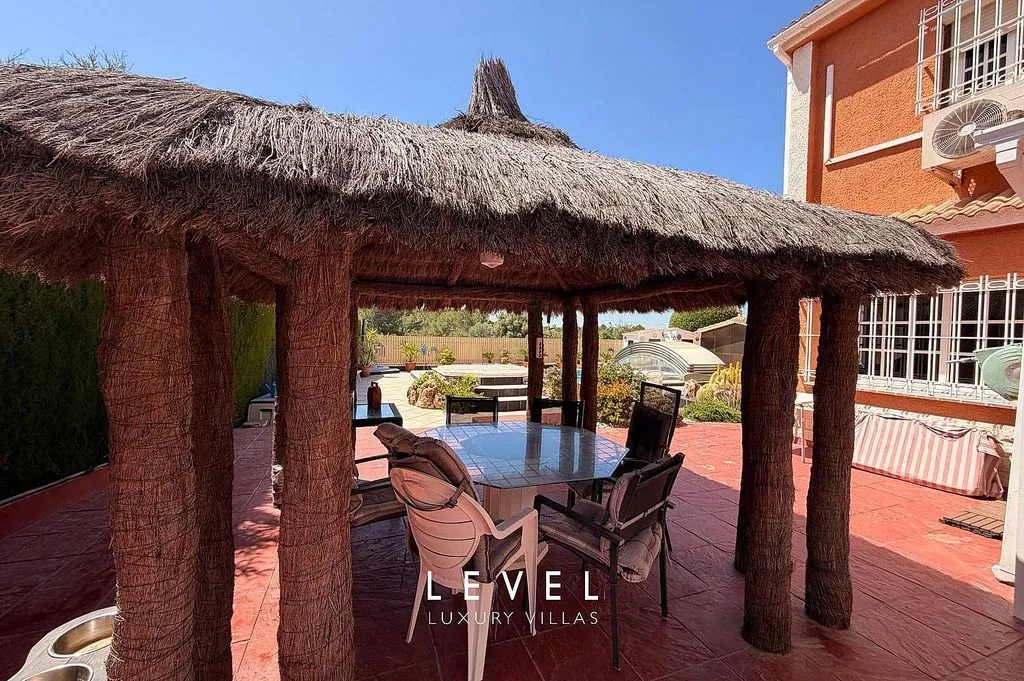 Terrasse - Chalet with Pool in San Antonio de Benagéber