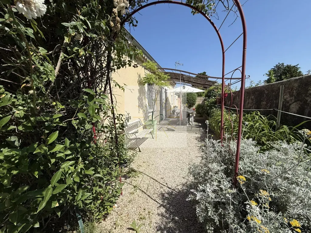 Aed - Ground Floor House with Pool in Montélimar