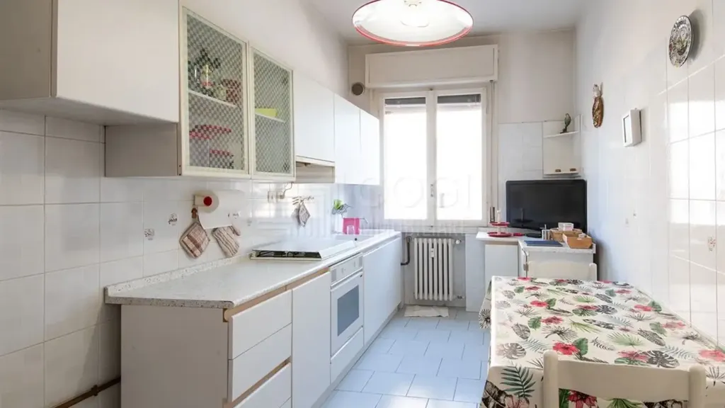 Cuisine - Apartment with Balcony near Imola Centre