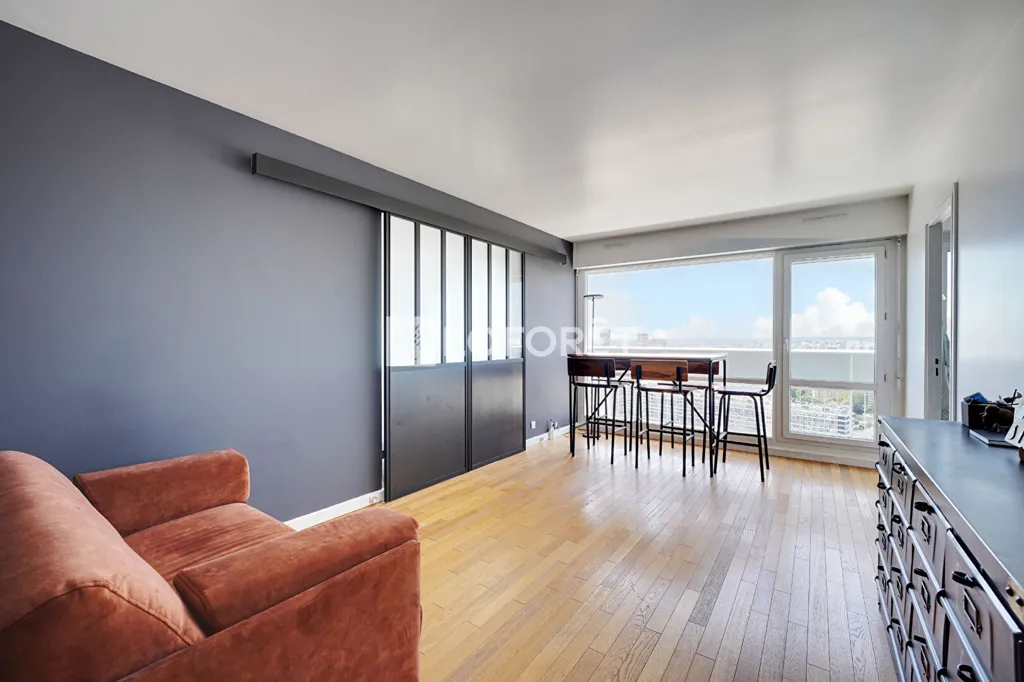 Séjour - Appartement 3 Pièces avec Vue Panoramique à Paris