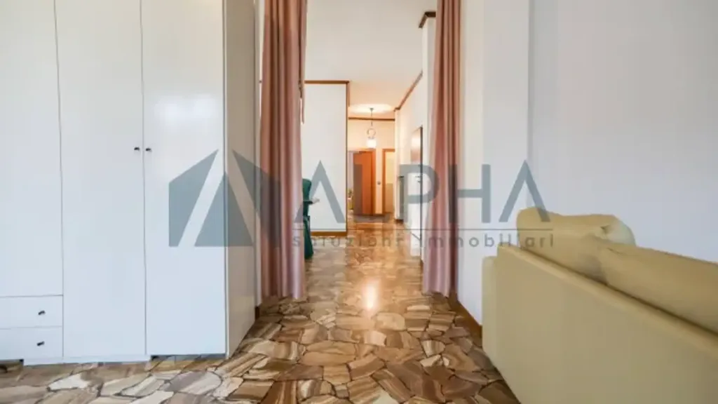 Entrée - Rearranged Apartment with Balcony in Cesena