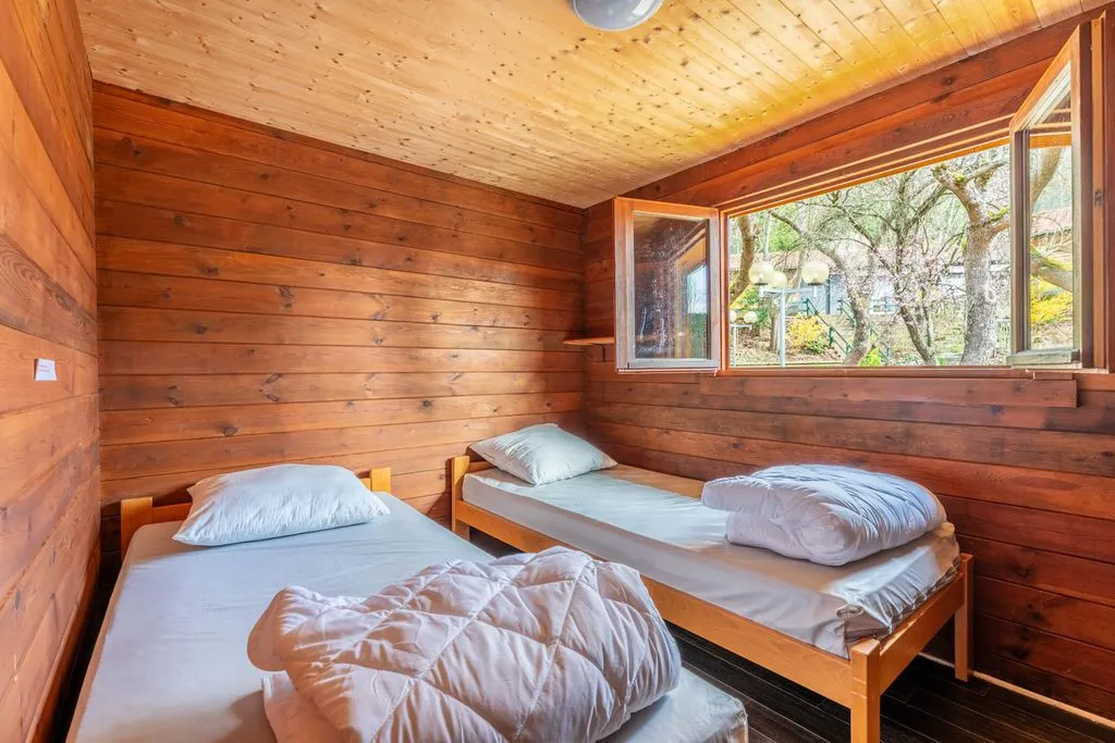 Chambres - Maison de Luxe avec Piscine à Cordelle