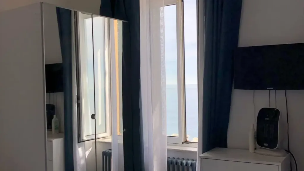 Magamistoad - Seafront Apartment in Varazze