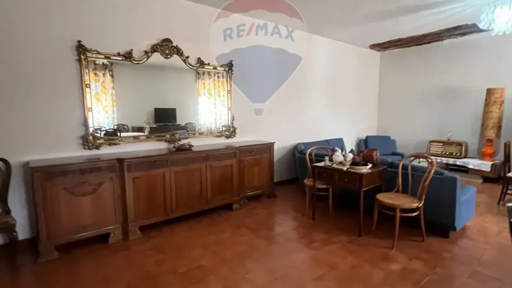 7-room house in IT