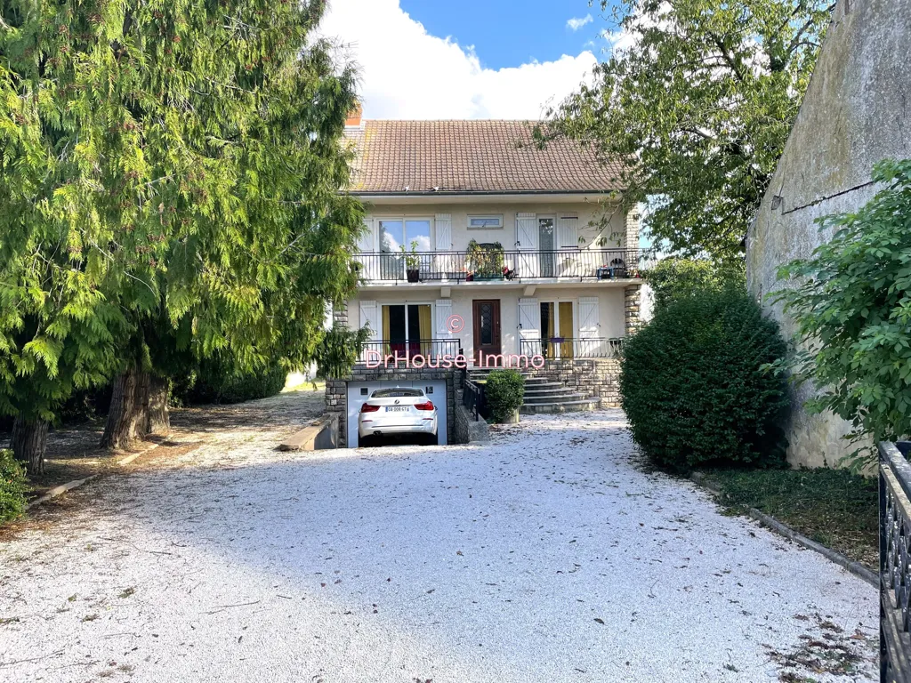 Extérieur - Maison avec Deux Appartements à Longvic