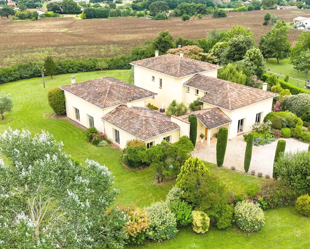 Vue aérienne - Villa avec Piscine et Vue Pyrénées près de Toulouse