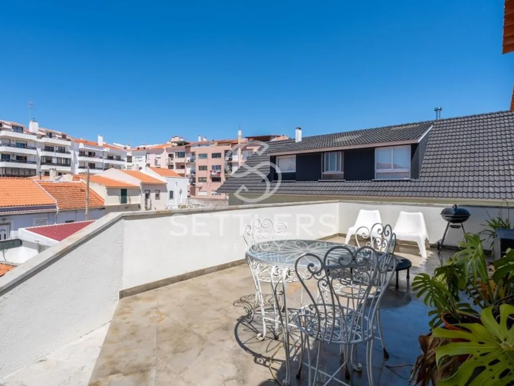 Terrasse - Refurbished Centenary Building with Apartments in Parede