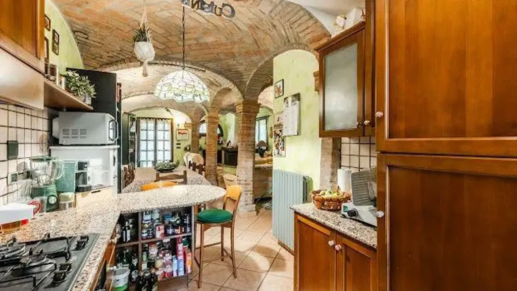 Cuisine - Rustic Villa with Garden in Castelfranco Emilia
