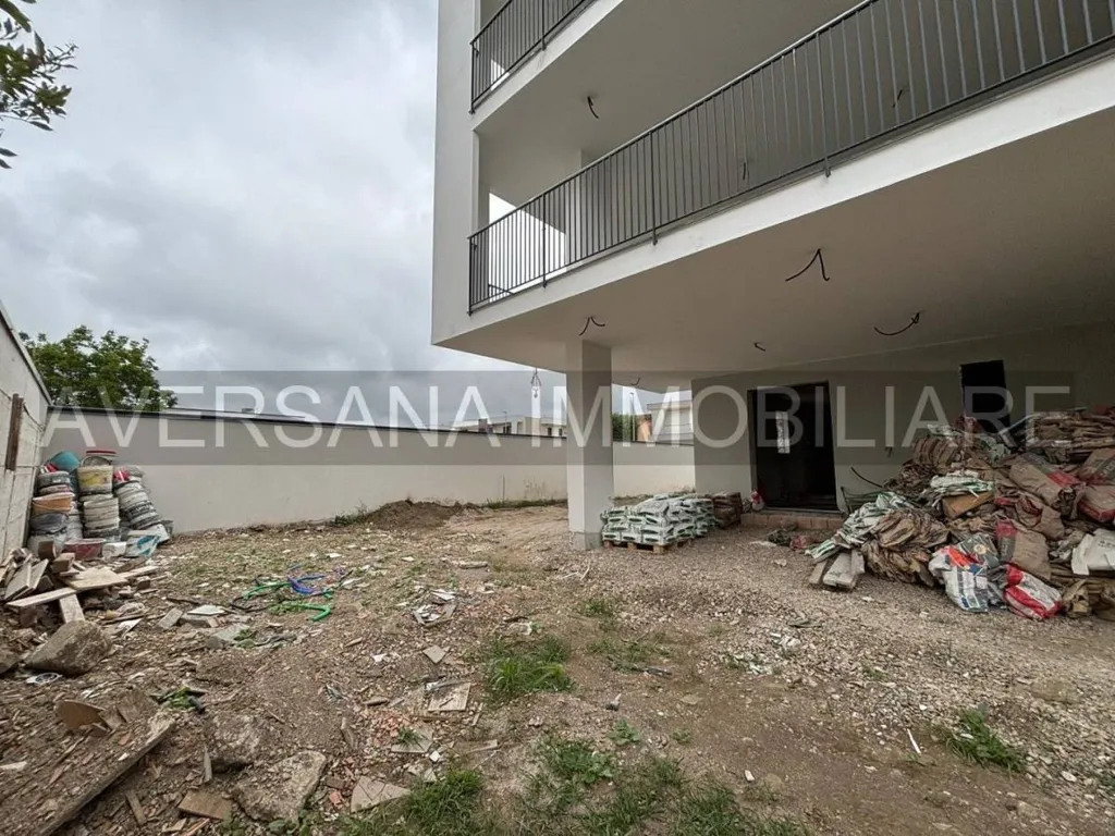 Jardin - New Villa with Private Garden in Parete
