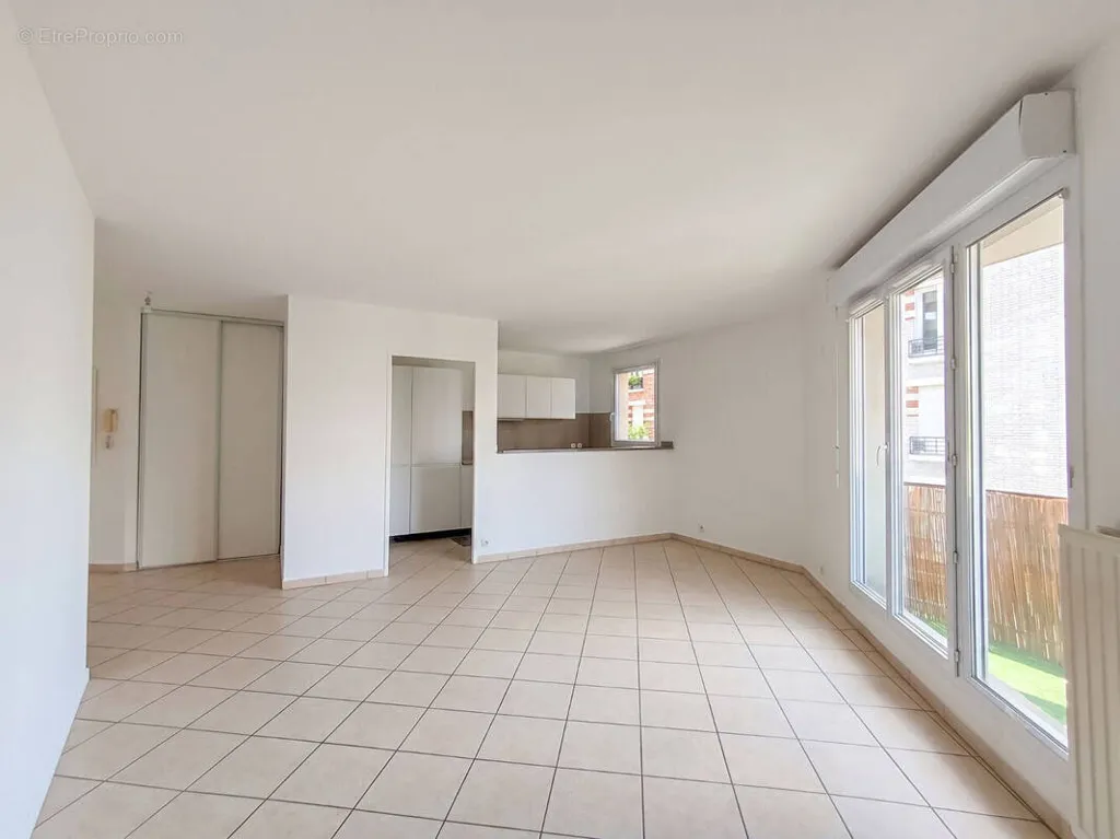 Salón - Refurbished Apartment with Parking in Alfortville