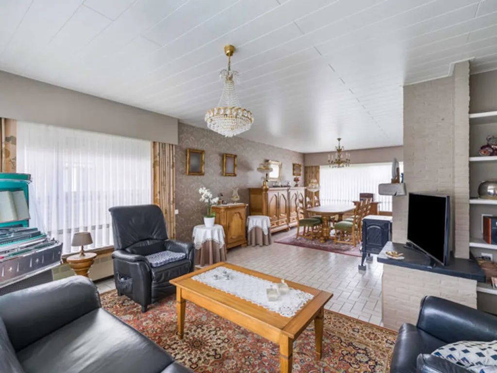 Séjour - Maison avec Terrasse et Garage à Dessel