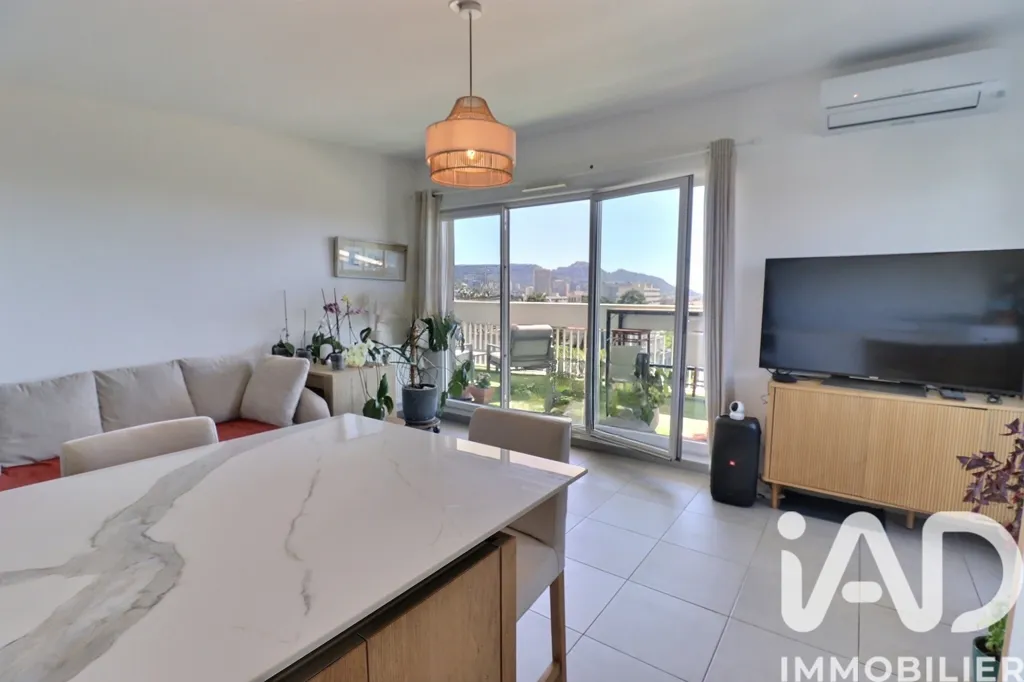 Elutuba - Modern Apartment with Panoramic Terrace in Marseille 13009