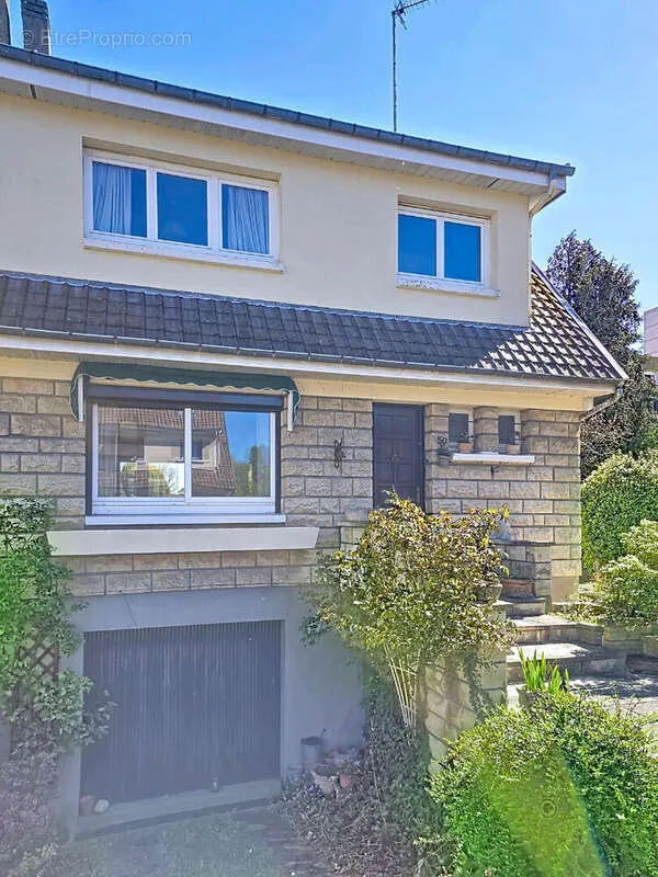 Extérieur - Maison de 5 Pièces avec Jardin à Bihorel
