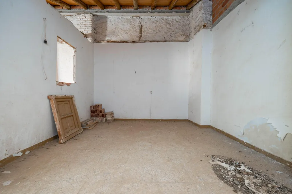 Pièces - Two-Storey House with Terrace in Albuñuelas
