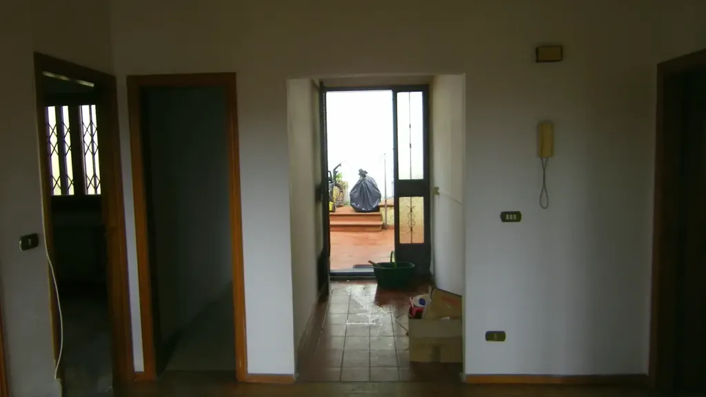 Esik - Terraced Villa with Hillside View in San Casciano