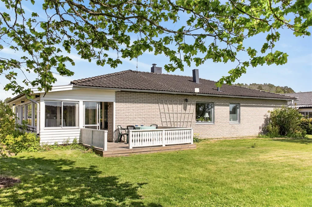 Jardin - Enplan Villa with Garden in Jönåker