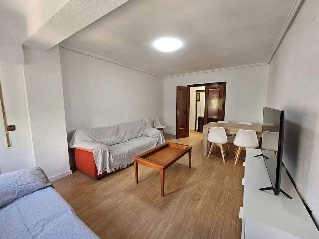 Séjour - Fully Renovated Student Flat in Valencia