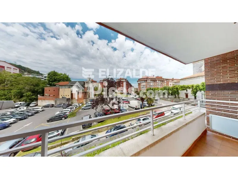 Rõdu - Apartment with Balcony near Hernani Town Centre