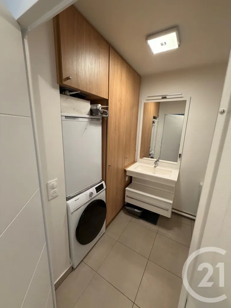 Buanderie - Appartement 2 Pièces avec Balcon à Clamart