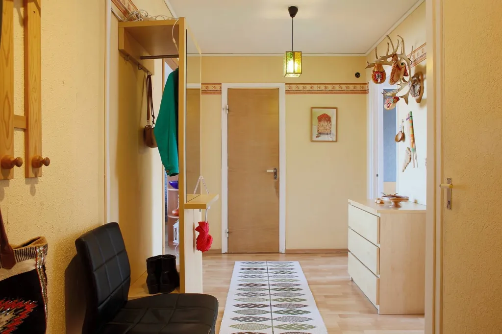 Esik - Apartment with West-Facing Balcony in Kiruna