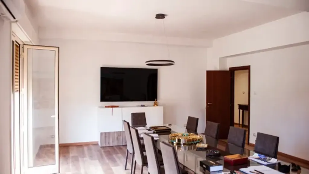 Dining Room - Modernised Apartment with Balcony in Messina