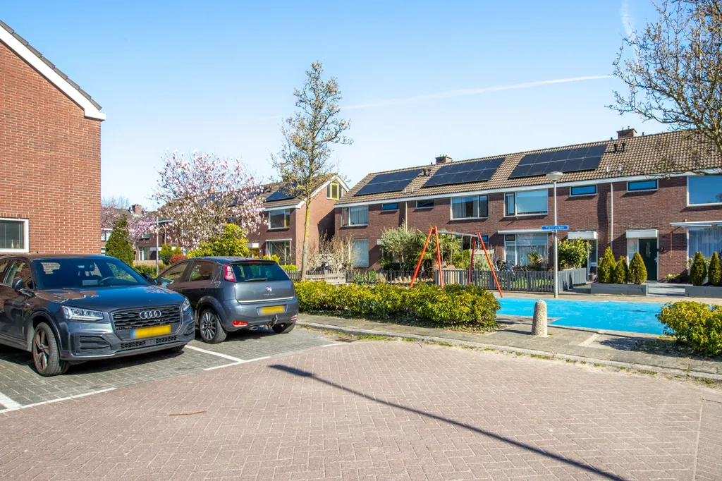 Välivaade - End-Terrace House with Garden in Gouda
