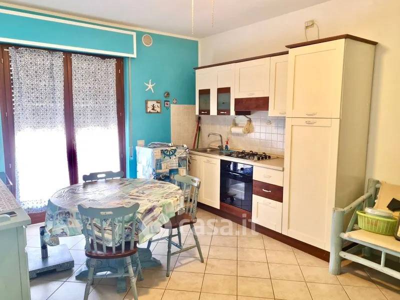 Sala da pranzo - Bright 2-Bedroom Apartment with Balcony in Pineto