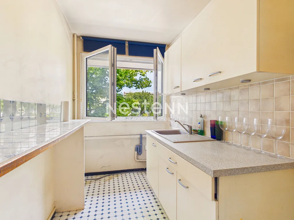 Cuisine - Appartement avec vue canal à Paris 19e