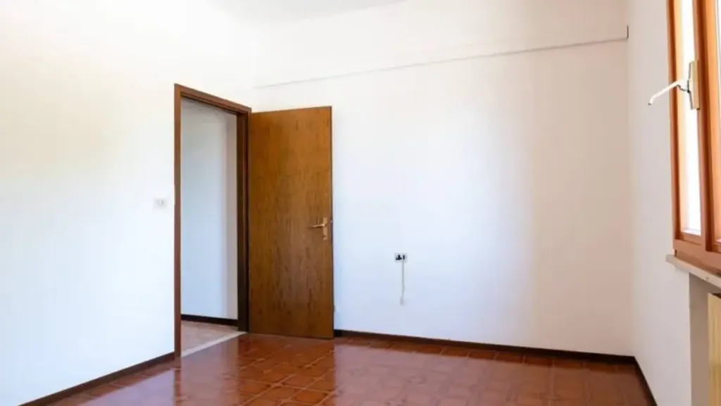 Rooms - Apartment with Recent Renovations in Finale Emilia