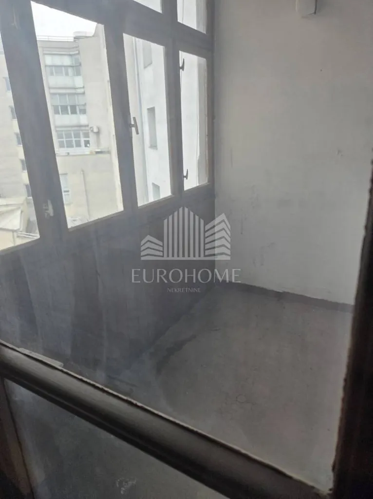 Pièces - Three-Bedroom Flat with Central Heating in Donji Grad, Zagreb