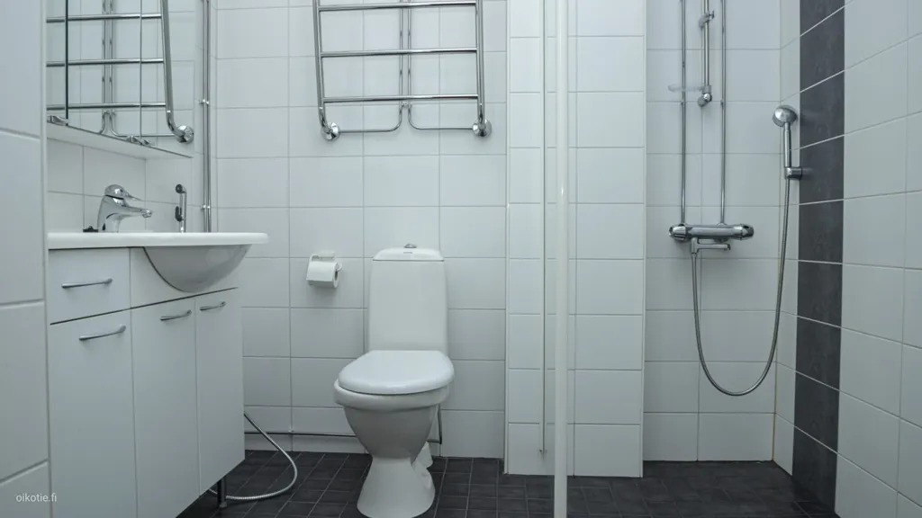 Bagni - Apartment with High Ceilings in Pitäjänmäki, Helsinki