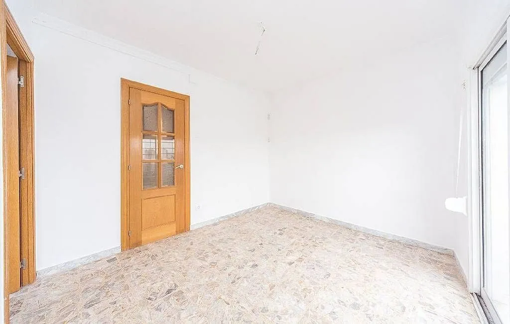 Pièces - Apartment with Balcony and Lift in Les Planes