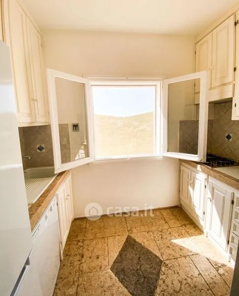 Köök - Apartment with Terraced View in Olbia