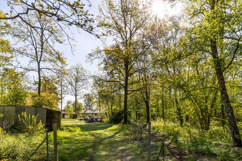 Giardino - Generous Plot in Scenic Dunö