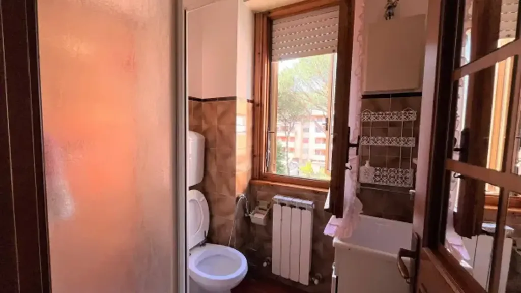 Bathrooms - Apartment with Balcony in Rome 70