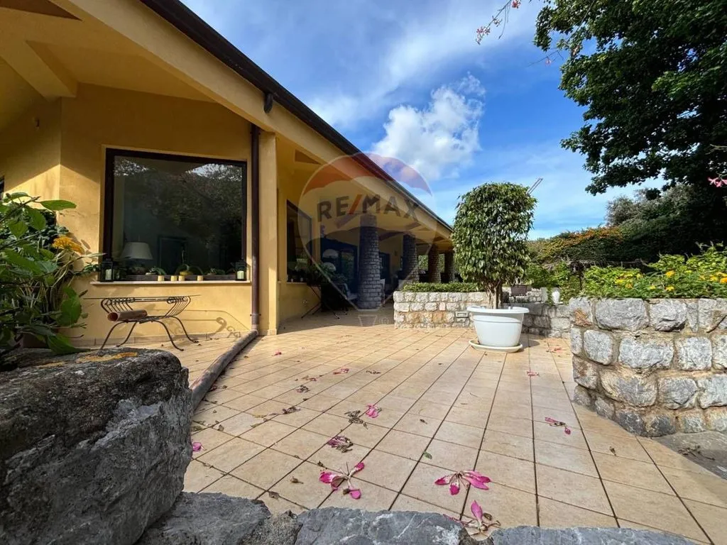 Terrass - Luxury Villa with Pool in Mondello, Palermo