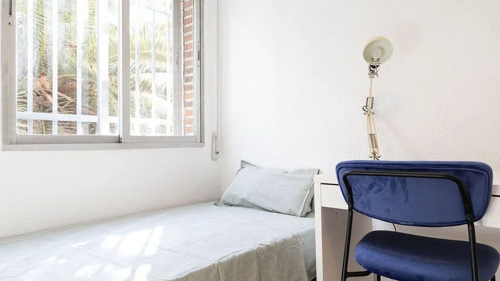Bedrooms - Furnished Flat with Heating in Entrevías