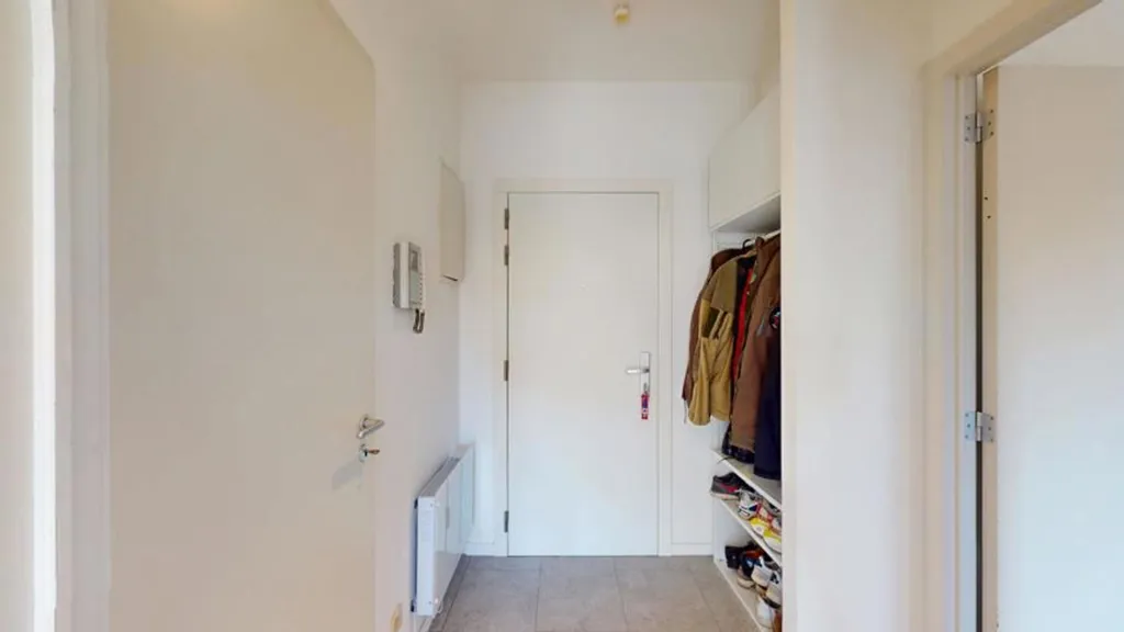 Esik - Bright Apartment with Terrace in Schaerbeek