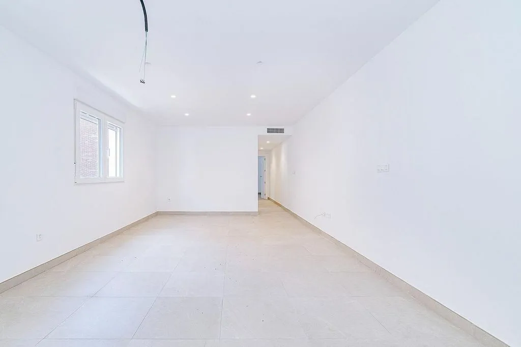 Pièces - Modern Flat with South-Facing Views in Atarfe Centre