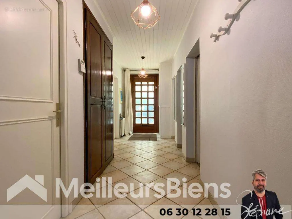 Entrée - Maison de Caractère avec Espace Pro au Centre de Jonzac