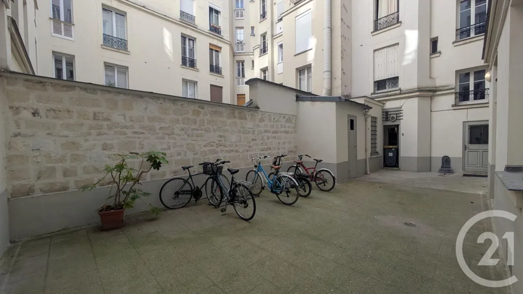 Aed - 2-Piece Flat with High Ceilings in Paris 19e