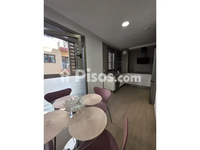 Sala da pranzo - Apartment with Balcony in City Centre