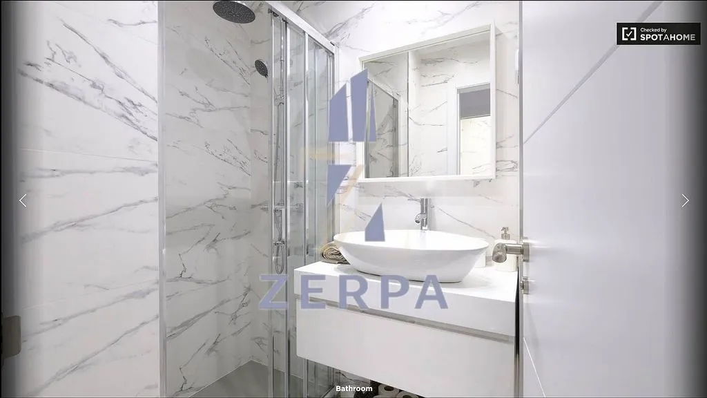 Salles de bain - Modern Flat with Balcony in Malasaña