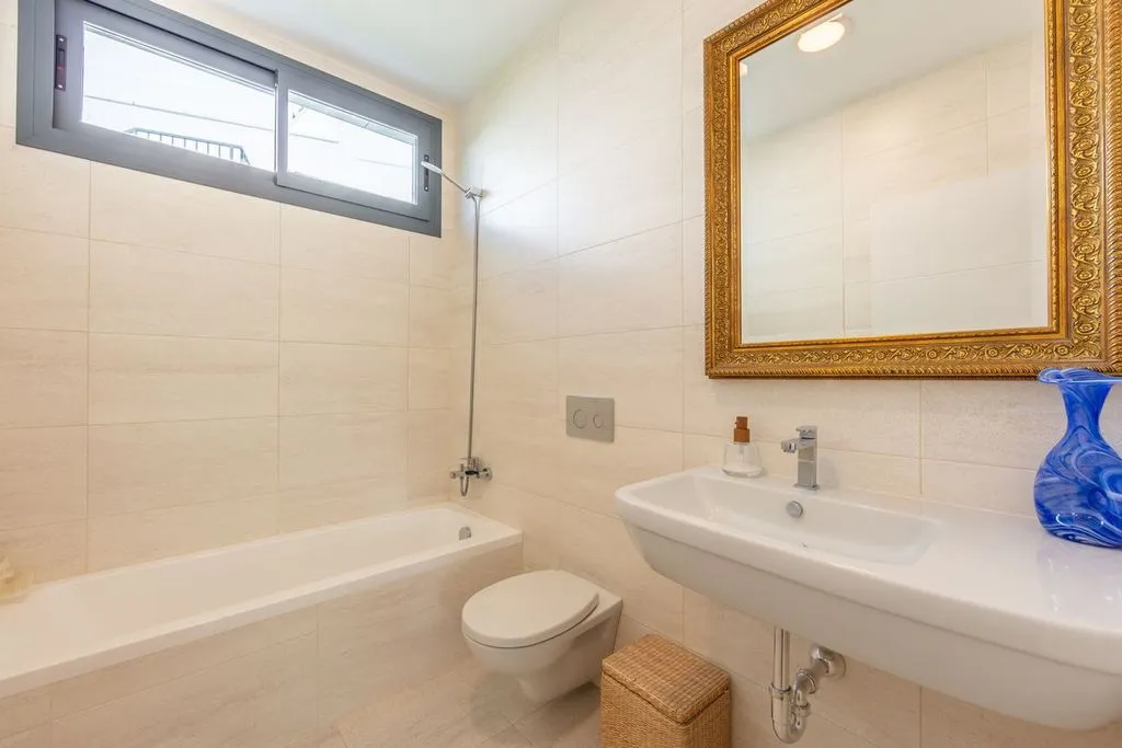 Salles de bain - Contemporary Villa with Sea View in La Duquesa